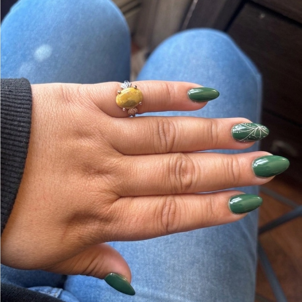 Size 7 Yellow gemstone silver ring